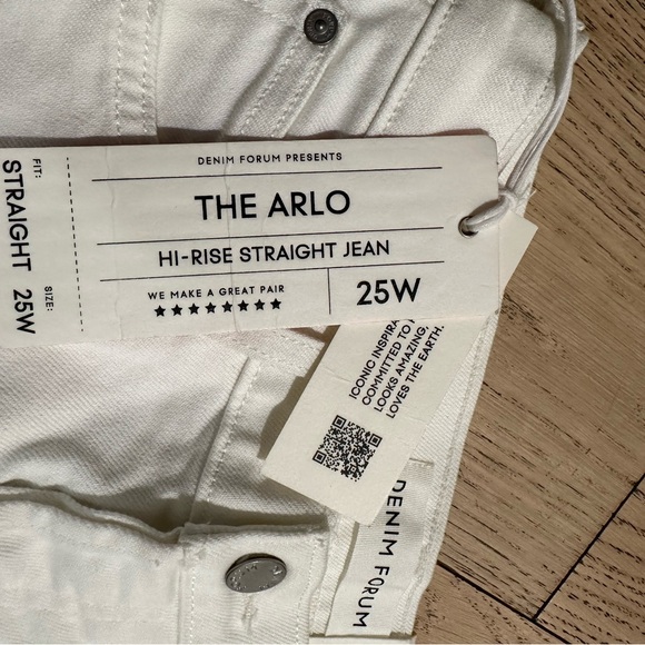 Aritzia Denim Forum
The Arlo Hi-rise Straight Jean - Picture 5 of 6